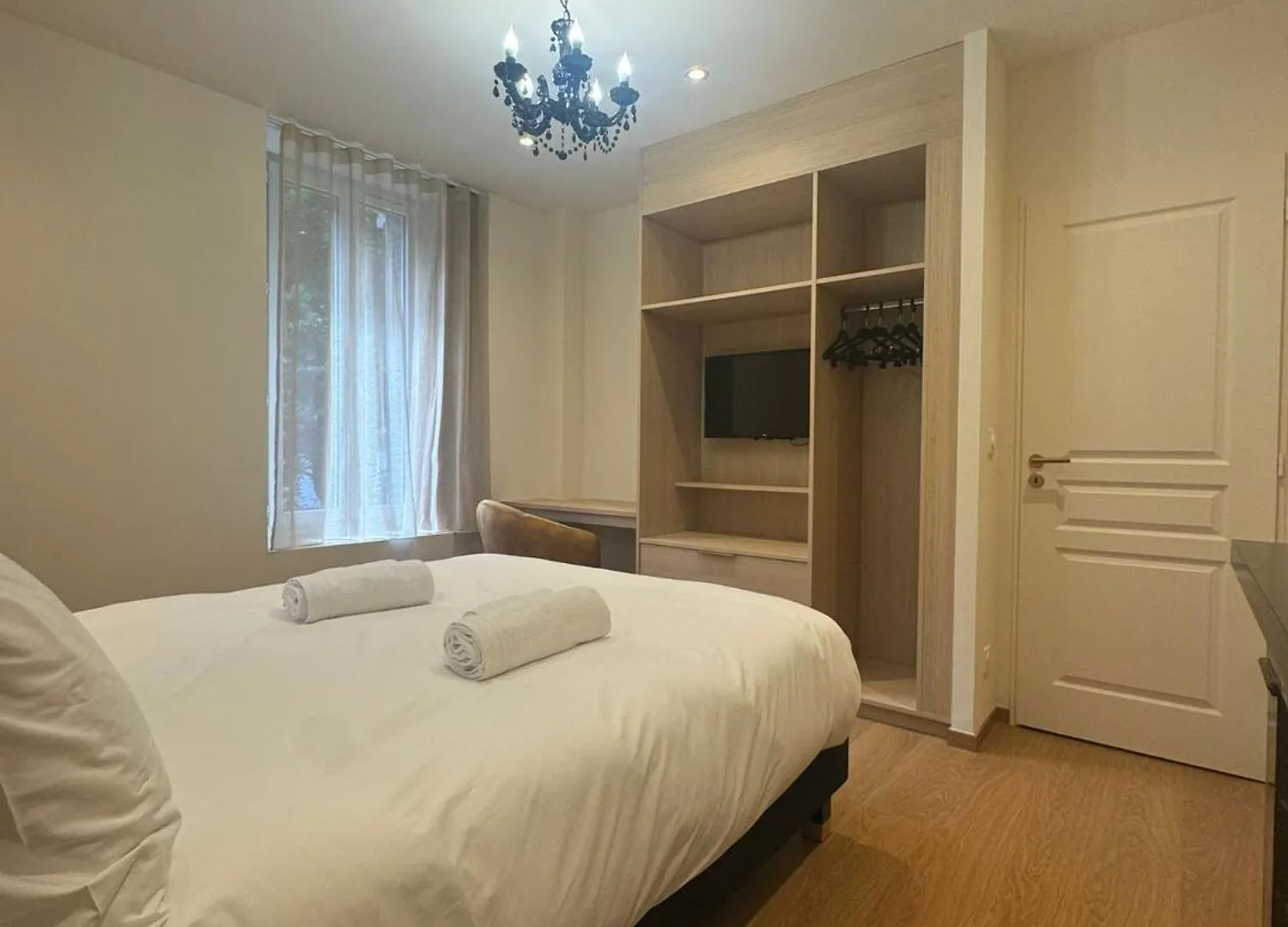 Residence Villa Belle Fleur - 6 Appartements - Capacite D'Accueil De 2 A 8 Personnes Chateau-Ville-Vieille Apartment
