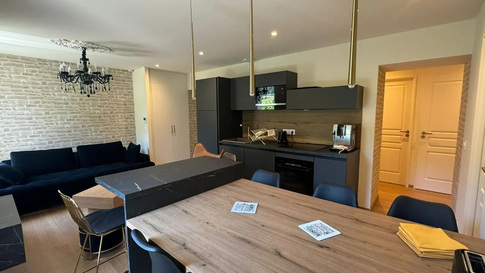 Apartment Residence Villa Belle Fleur - 6 Appartements - Capacite D'Accueil De 2 A 8 Personnes Chateau-Ville-Vieille France