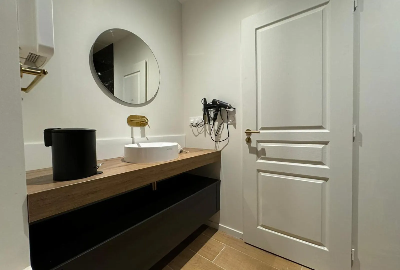 Apartment Residence Villa Belle Fleur - 6 Appartements - Capacite D'Accueil De 2 A 8 Personnes Chateau-Ville-Vieille