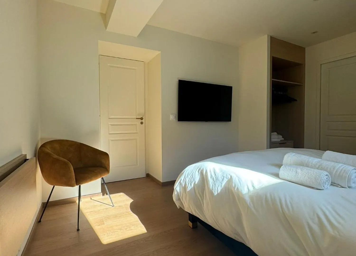 Residence Villa Belle Fleur - 6 Appartements - Capacite D'Accueil De 2 A 8 Personnes Chateau-Ville-Vieille