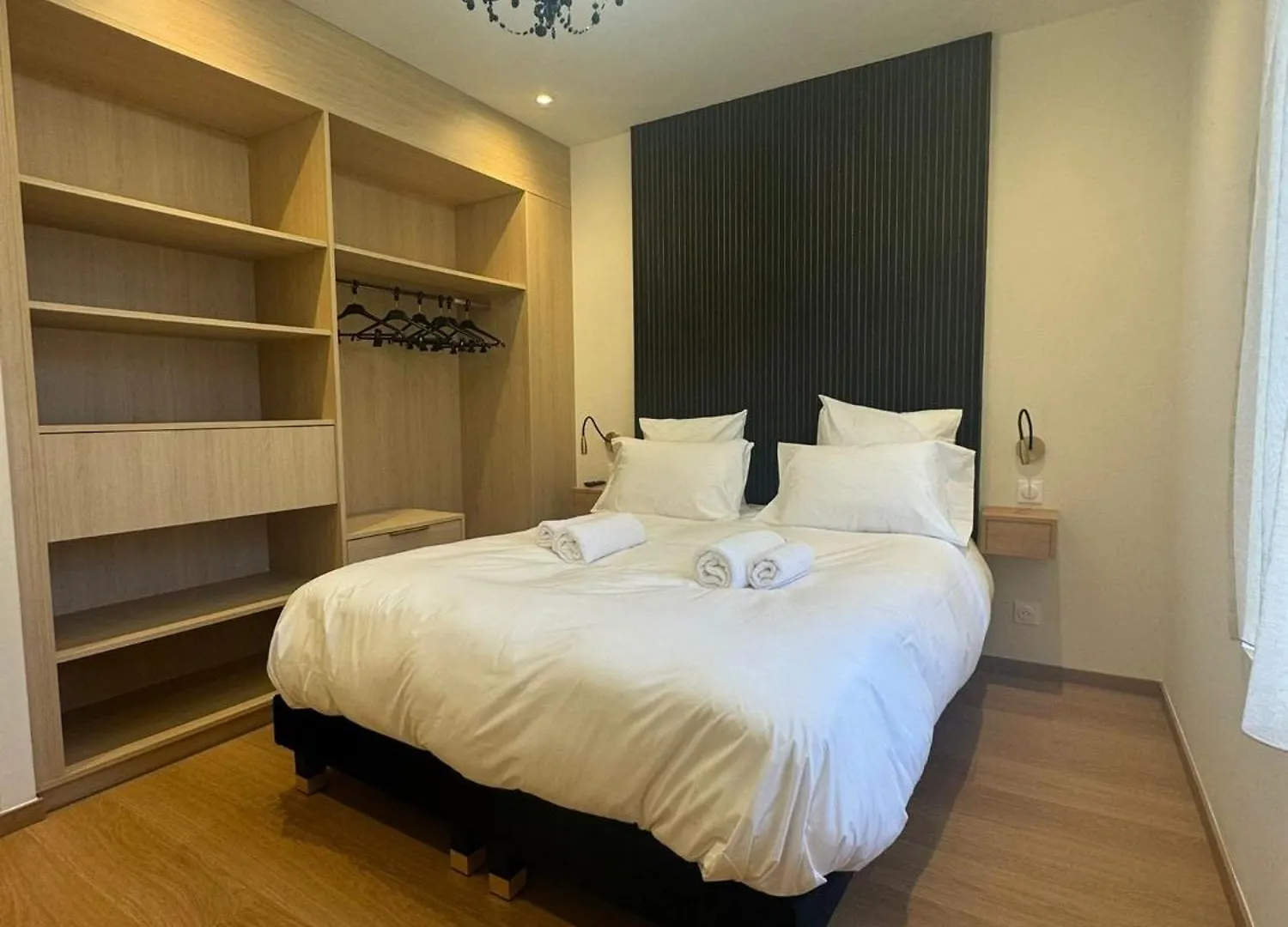 Residence Villa Belle Fleur - 6 Appartements - Capacite D'Accueil De 2 A 8 Personnes Chateau-Ville-Vieille 0*,