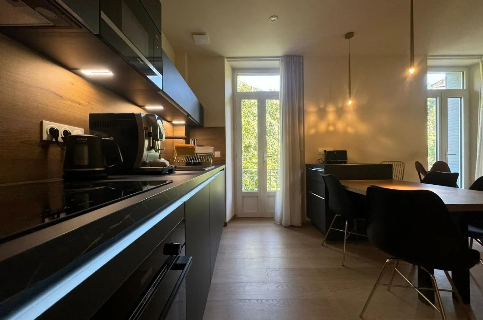 Residence Villa Belle Fleur - 6 Appartements - Capacite D'Accueil De 2 A 8 Personnes Chateau-Ville-Vieille