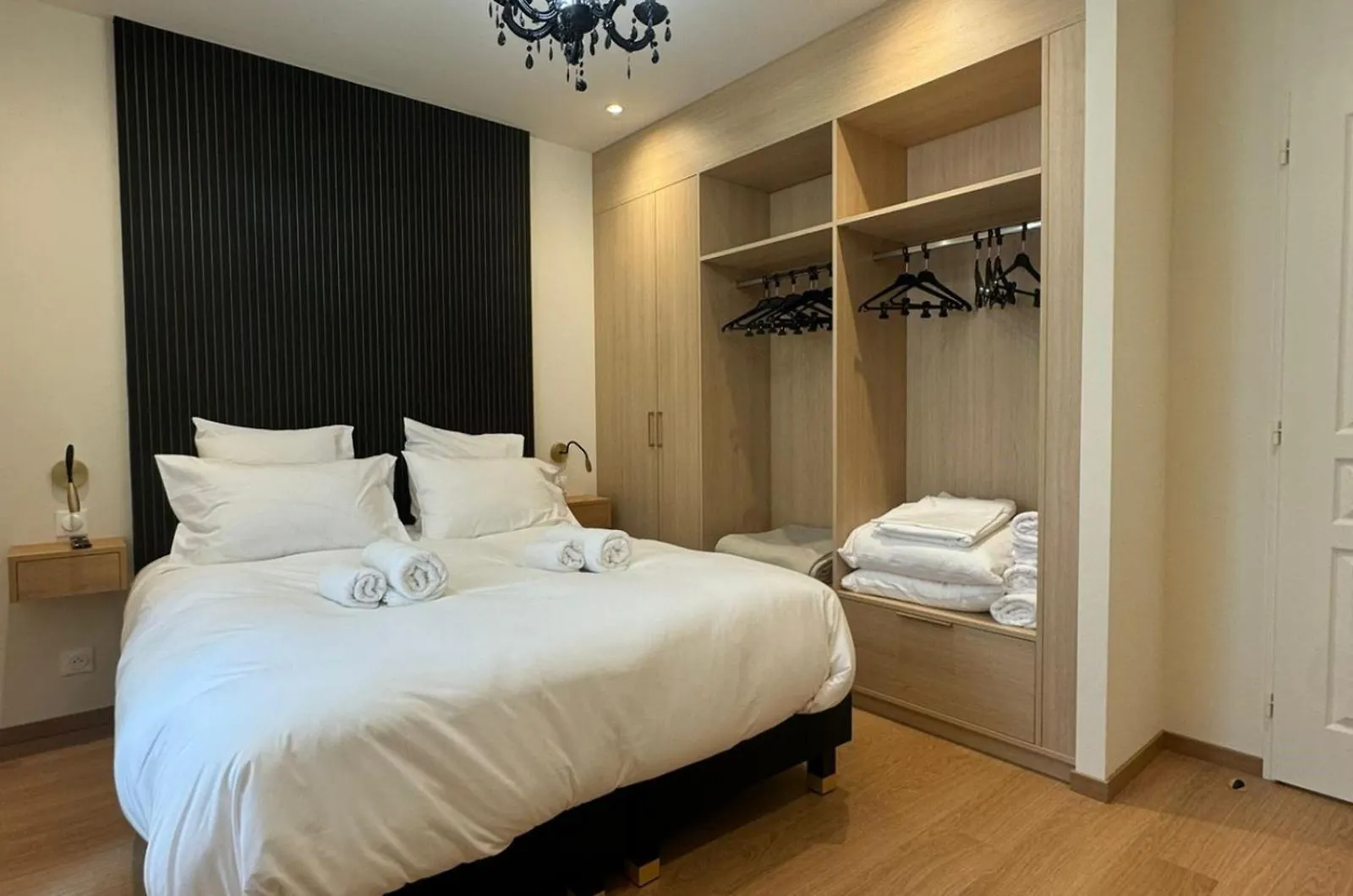 Apartment Residence Villa Belle Fleur - 6 Appartements - Capacite D'Accueil De 2 A 8 Personnes Chateau-Ville-Vieille