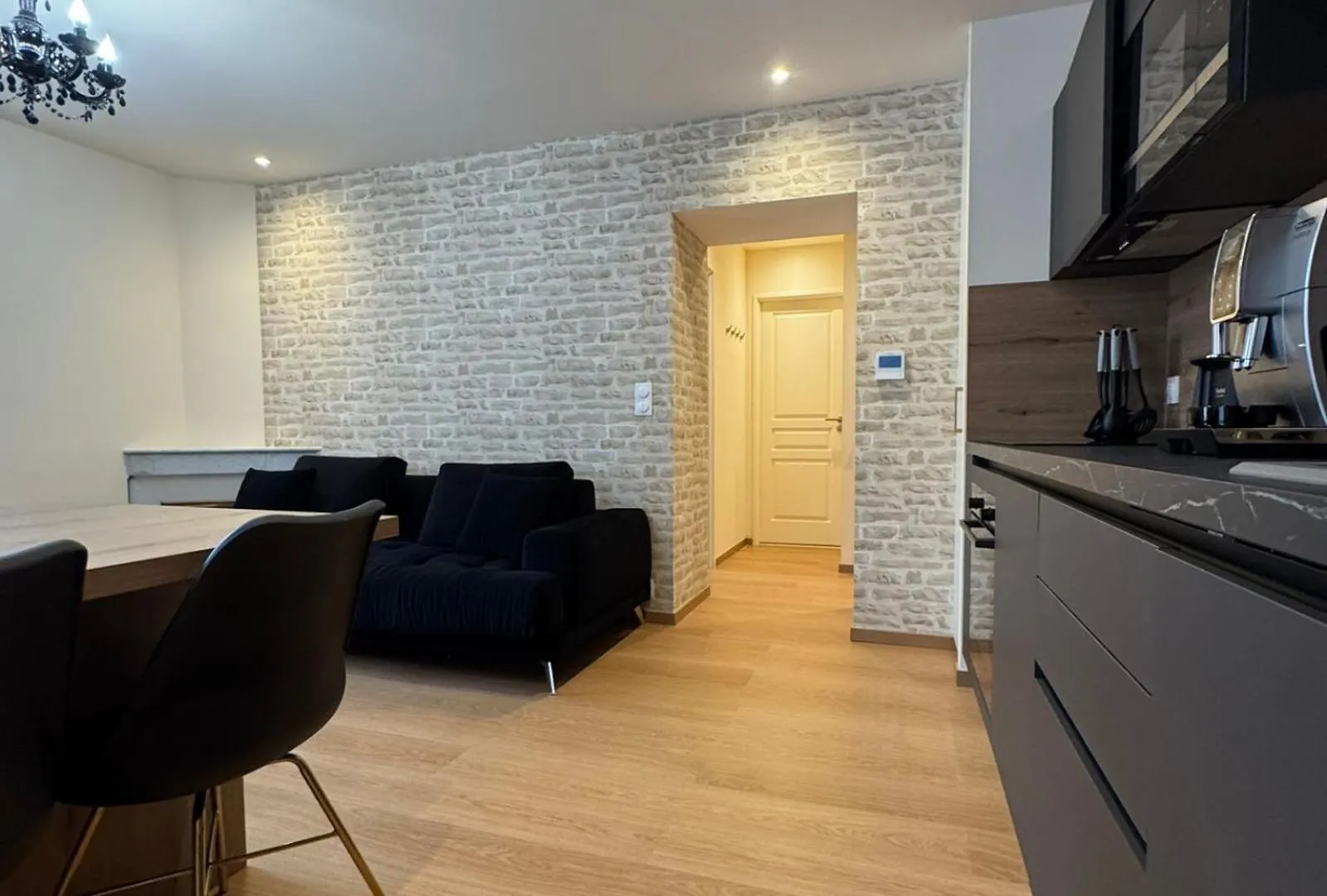 Apartment Residence Villa Belle Fleur - 6 Appartements - Capacite D'Accueil De 2 A 8 Personnes Chateau-Ville-Vieille