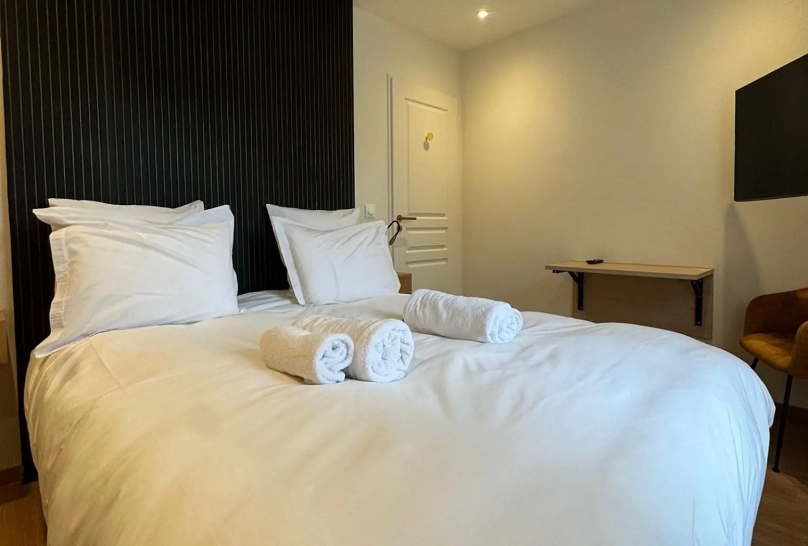 Residence Villa Belle Fleur - 6 Appartements - Capacite D'Accueil De 2 A 8 Personnes Chateau-Ville-Vieille France